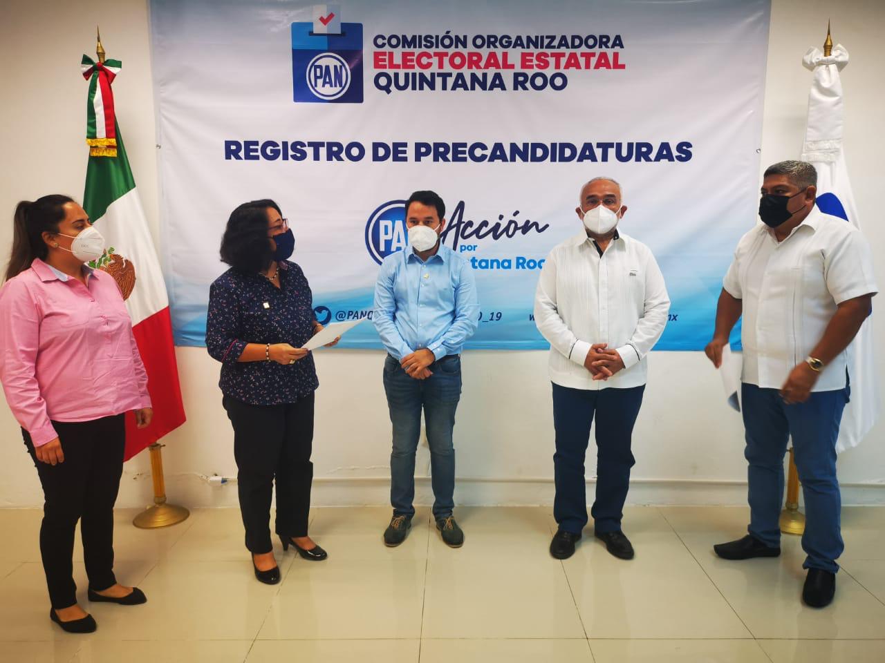 Juan Ortíz Cardín aspira a Presidente Municipal de Othón P. Blanco; presenta su registro ante el PAN