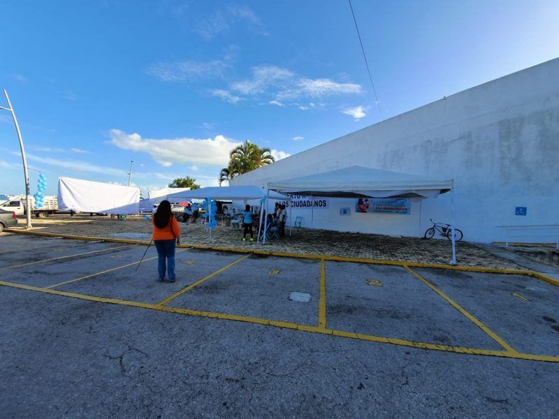 Se retiran grupos provida del congreso de Quintana Roo