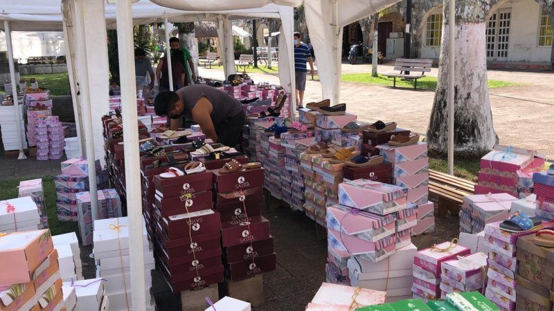 Zafarrancho entre vendedores de zapatos de Ticul con inspectores del ayuntamiento de Felipe Carrillo Puerto