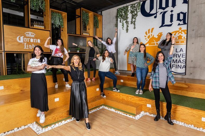 Mujeres BRILLANDO EN la industria cervecera