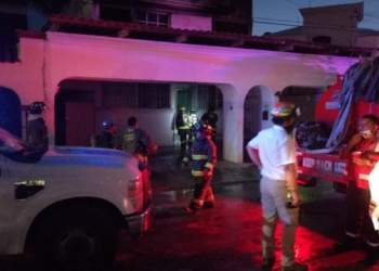 Se incendia residencia en Cancún sólo se reportan daños materiales