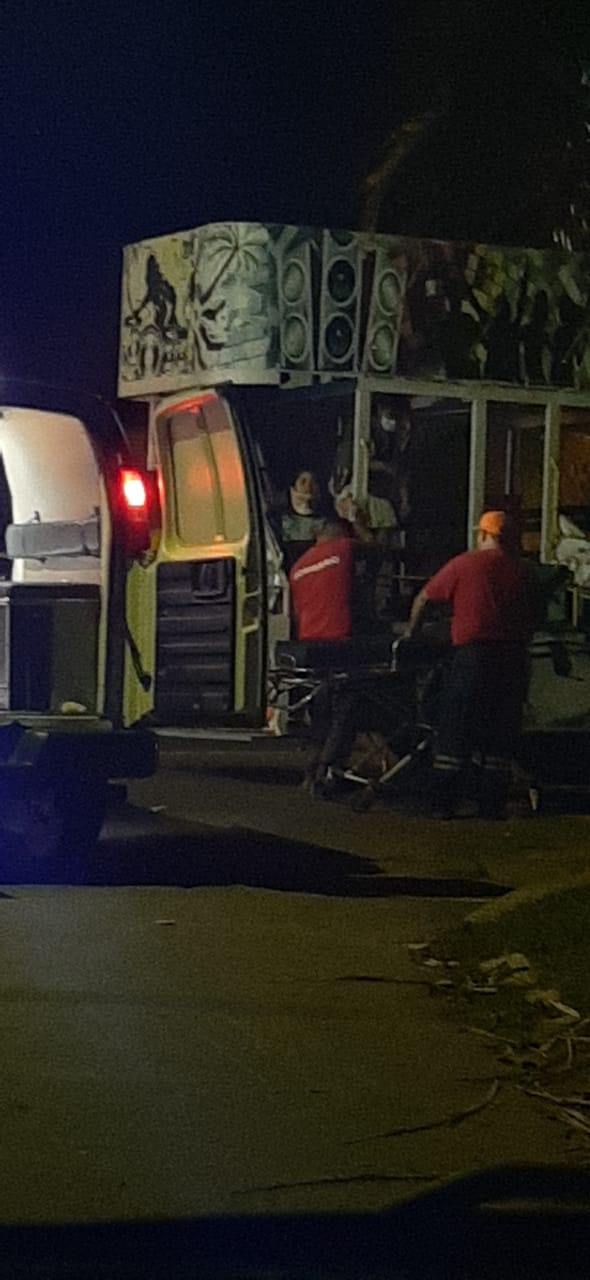 Femenina por poco muere decapitada en el  bulevar