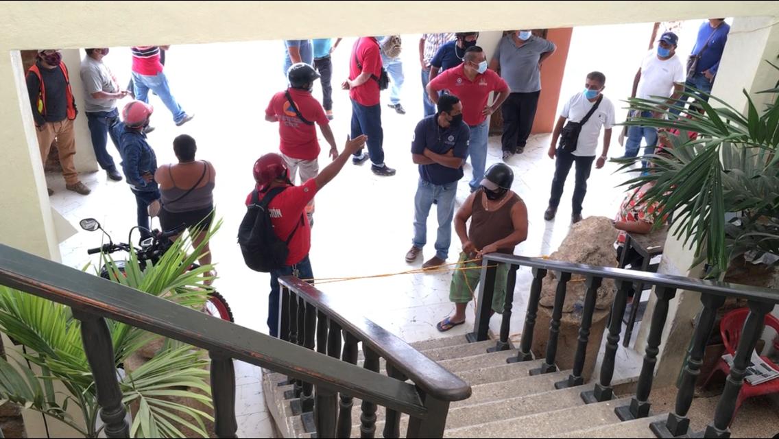 Burócratas de FCP toman Palacio Municipal