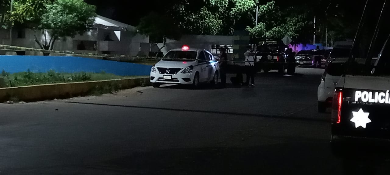 Balean a taxista en Playa del Carmen, alcanza a llegar al hospital