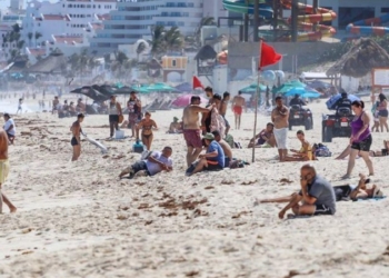 Se contagian 44 jóvenes argentinos de COVID-19 tras viaje a Cancún
