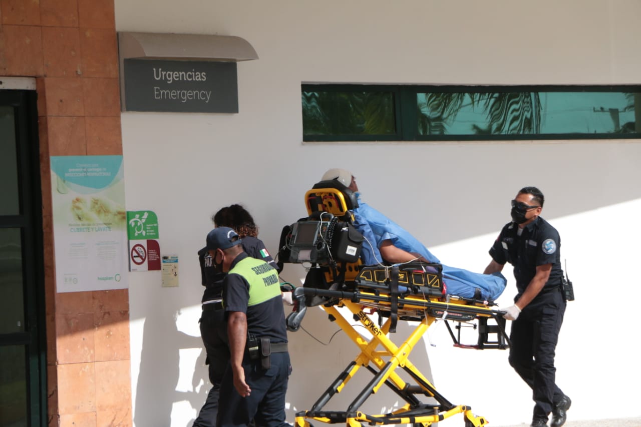 Se desploma palapa en club de playa de Isla Mujeres, reportan un muerto y seis lesionados