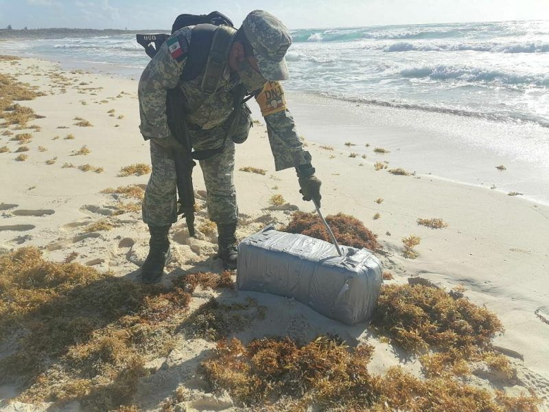 Sedena asegura paquete con 36 kilos de presunta droga en playas de Cozumel