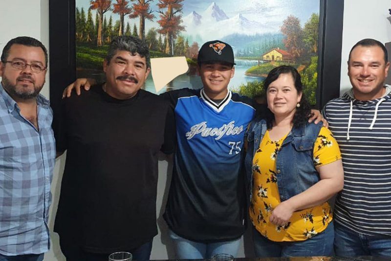 Leones de Yucatán firma a tres prospectos para desarrollar en la Academia de Béisbol del Pacífico