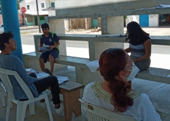 Docentes yucatecas permanecen en Kantunilkín para dar clases presenciales por falta de conexión