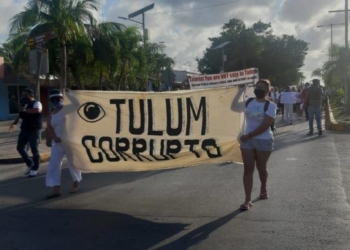 Ciudadanos exigen castigo a policías que mataron a mujer en Tulum