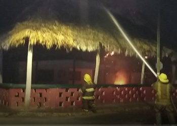 Cortocircuito, causa  incendio de la Palapa en JMM