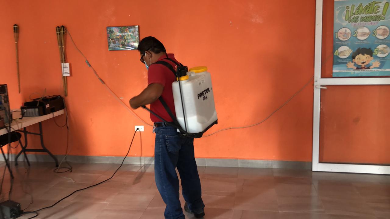 Protección Civil de Felipe Carrillo Puerto reinició la sanitización de todas las áreas del palacio municipal