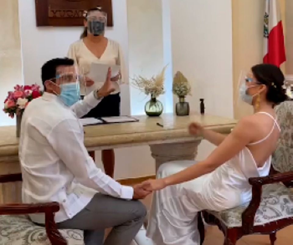 Clavadista Rommel Pacheco «da su brazo a torcer» y contrae matrimonio en Mérida con «influencer»