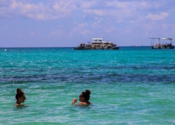 Frente común de los hoteleros de la Riviera Maya para atacar al sargazo