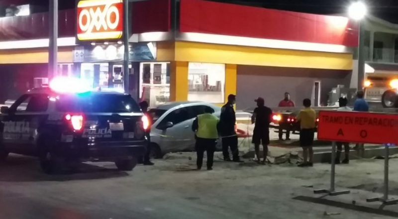 Ebrio conductor cae en zanja de Capa en Chetumal