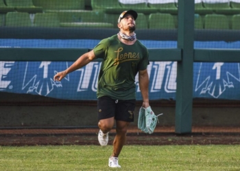 Luis Juárez y Yadir Drake, ya en la cueva de Leones