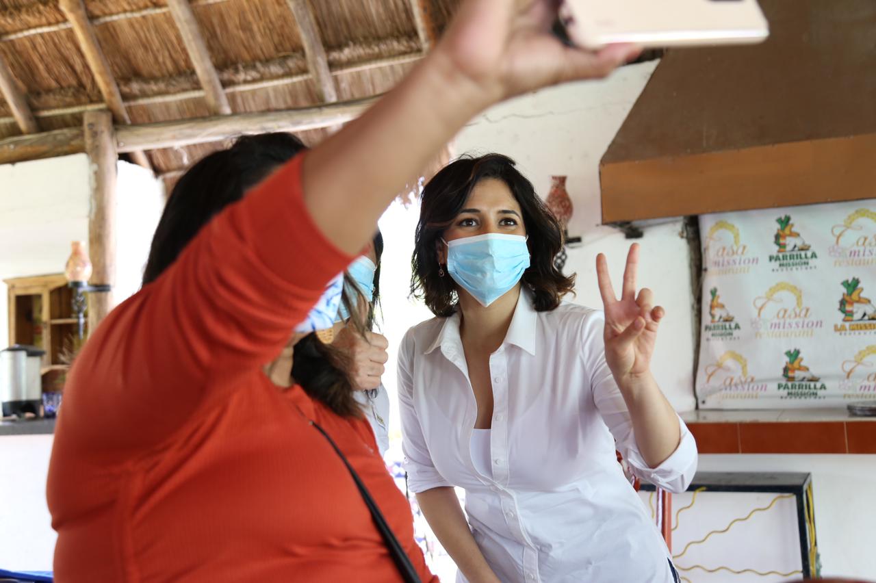 Estefania Mercado visitó la Isla de Cozumel, va por la conectividad de la Isla