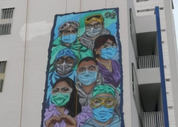 Plasman en hospital de Cancún mural en “Homenaje a los Héroes que Luchan contra la COVID-19”