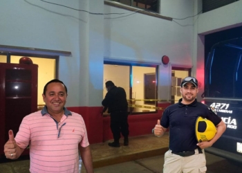 Nivardo Mena ordena correr del trabajo a quienes no apoyen su reelección