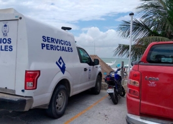 Revisan lugar de la zona hotelera de Cancún donde se desplomó avioneta