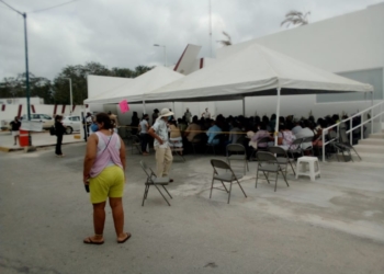 Aplican segunda dosis de vacuna a los adultos mayores de Playa del Carmen