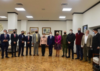 Se reúne Carlos Joaquín con el gabinete de seguridad federal