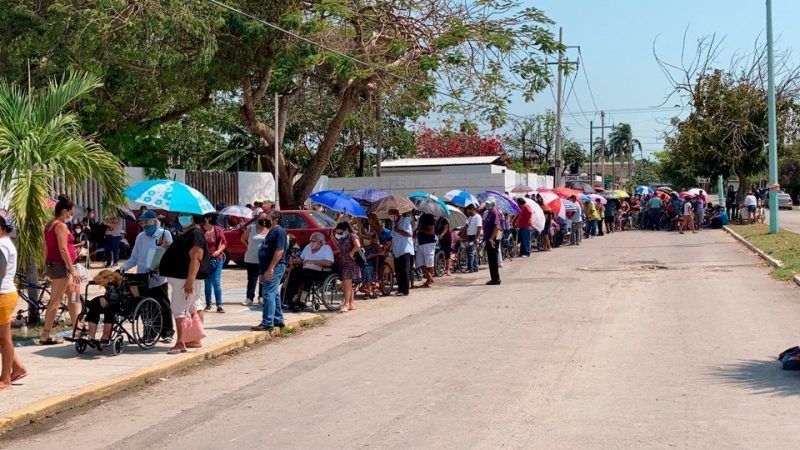 Unos 300 adultos mayores se quedan sin recibir vacuna del coronavirus en Chetumal