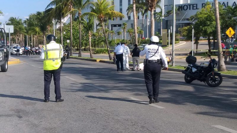 Mortal colisión de motociclista en la Zona Hotelera ocasiona caos vial
