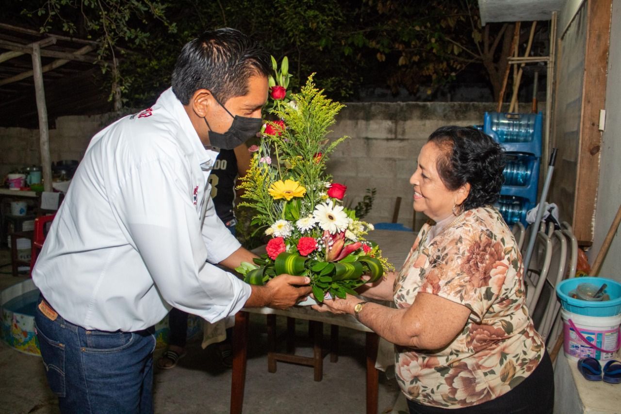 Felicita Homero Novelo a Mamás de Valladolid y sus comisarías