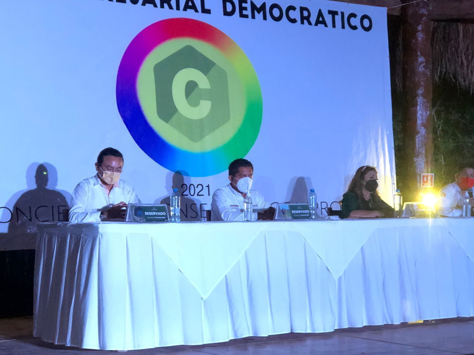 El Químico Luis Jorge Ontiveros, presenta propuestas en Foro Empresarial Democrático