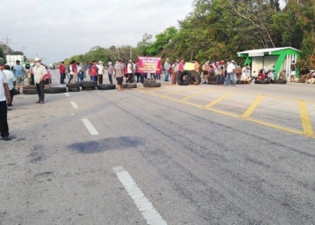 Bloqueada la carretera a Mérida y Cancún
