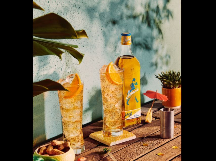 El equipo de Johnnie Blonde presenta el nuevo y fresco sabor de Johnnie Blonde
