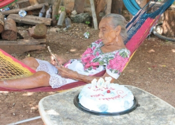 Centenaria dama de la Zona Maya de Quintana Roo festeja sus primeros 107 años de vida