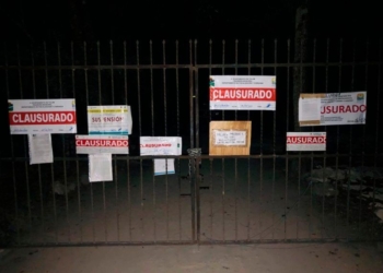 Autoridades de los tres órdenes de gobierno clausuran una fiesta clandestina en Tulum