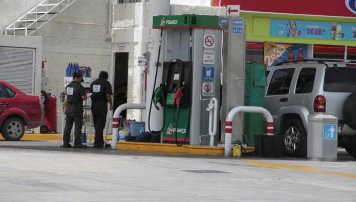 Vinculan a proceso a despachador de combustible que se robó 38 mil