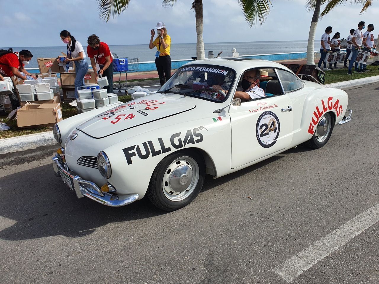 Felipe Calderón precisa que no chocó auto de colección en Campeche