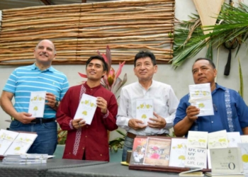 Presentan libro Tulum: tierra y manglar de David Fili Tah Balam