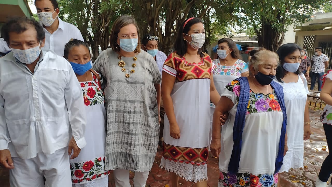 Senadora Xóchitl Gálvez atestigua compromiso de candidata Paoly Perera con comunidades mayas carrilloportenses