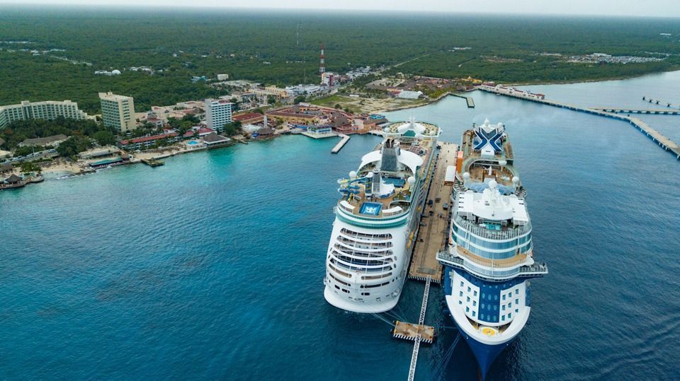 Cozumel, primer puerto de Latinoamérica en recibir a dos cruceros en un mismo día, con más de cuatro mil turistas