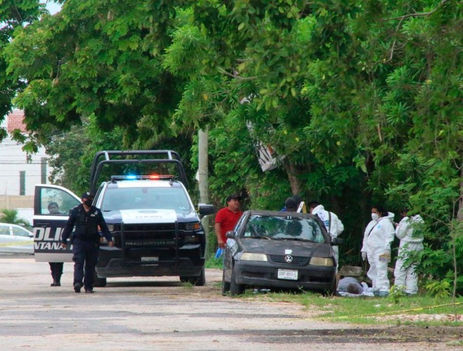 Encuentra cuerpo de sujeto ejecutado en área verde de Cancún