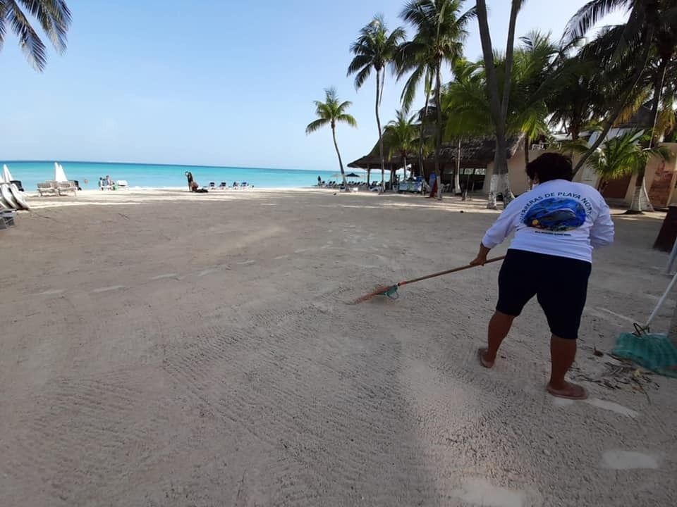 Playas de Isla Mujeres libres de sargazo