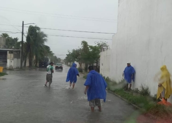 Ayuntamiento de Puerto Morelos mantiene guardia en alto ante intensas lluvias