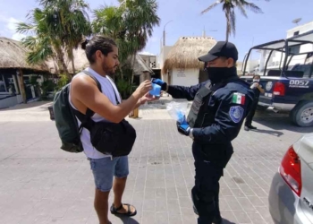 Agentes de Seguridad Pública de Puerto Morelos participan en labores de prevención sanitaria