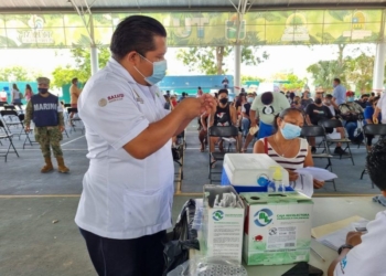 Continúa en Tulum jornada de vacunación contra COVID-19