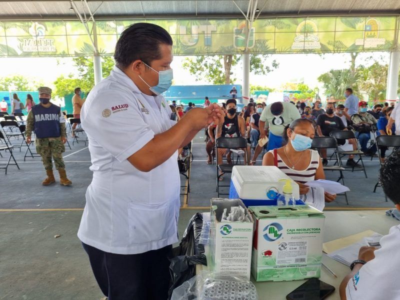 Continúa en Tulum jornada de vacunación contra COVID-19