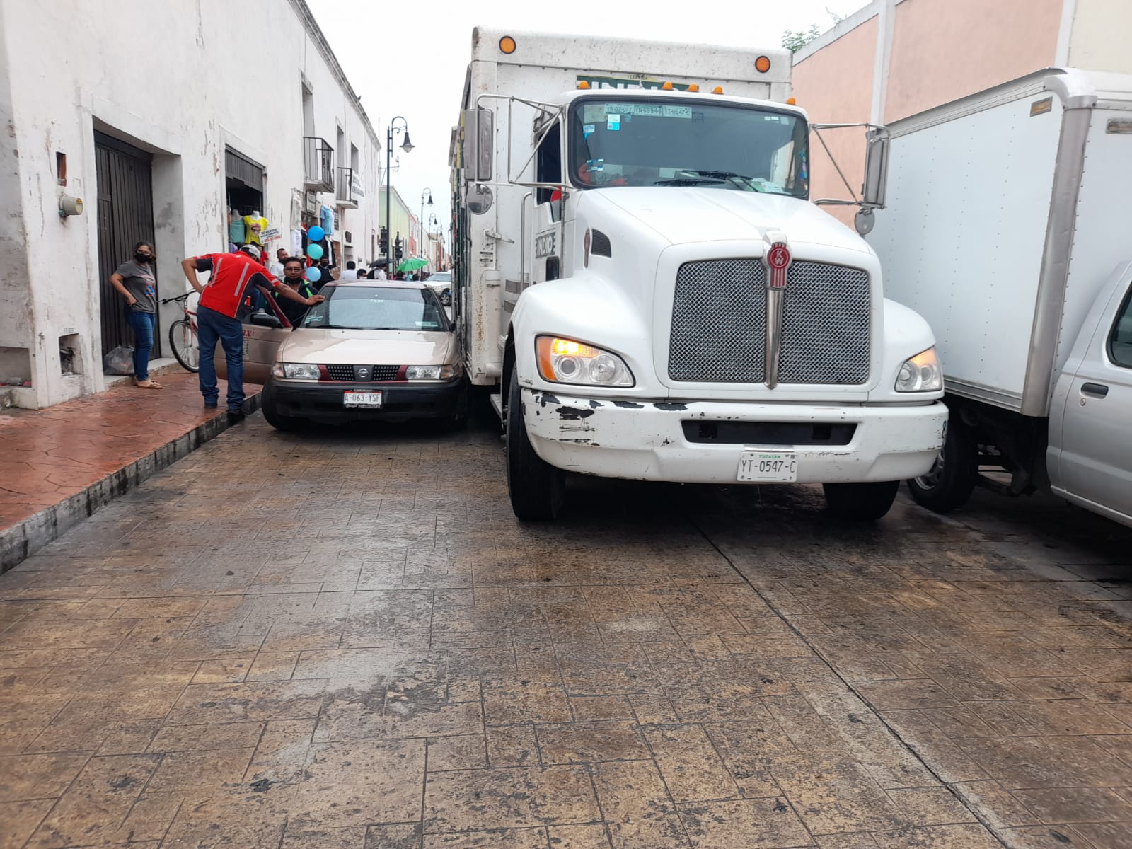 Llegaron tarde las «chevas» a su destino