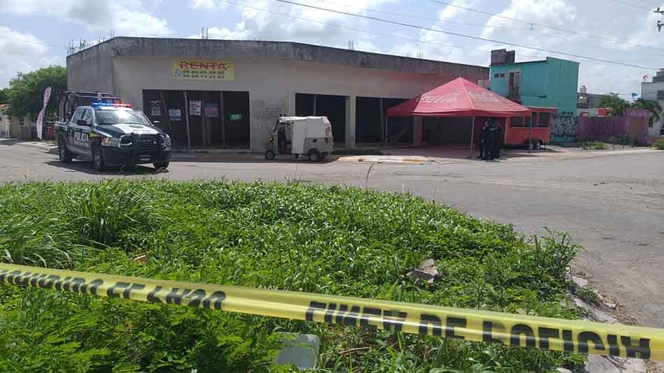 Sujeto asesina a balazos a mototaxista que estaba en su sitio en colonia de Cancún