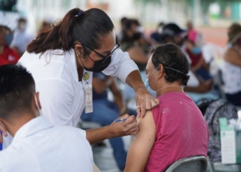 Llamado de la Secretaría de Salud a vacunarse y mantener las medidas y protocolos sanitarios