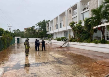 Flamazo de un bóiler genera movilización de cuerpos de emergencia de Cancún