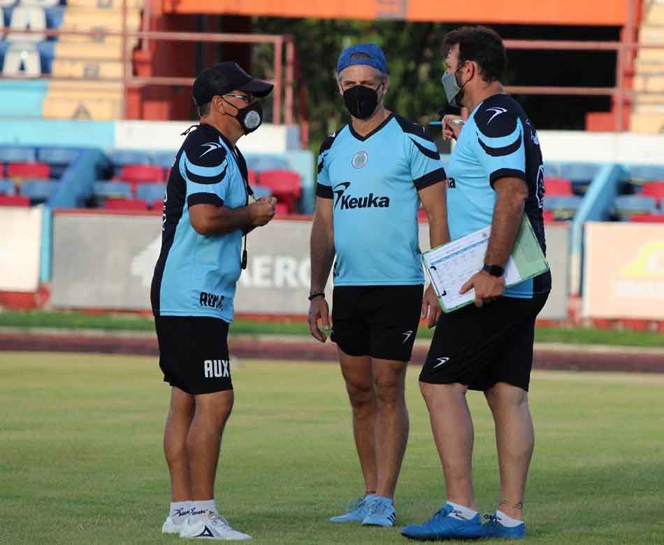 Cancún FC inicia pretemporada sin su nuevo técnico; Federico Vilar llega el miércoles